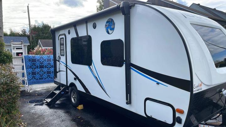 On-site heavy vehicle and RV fleet wash Saint-Nicolas